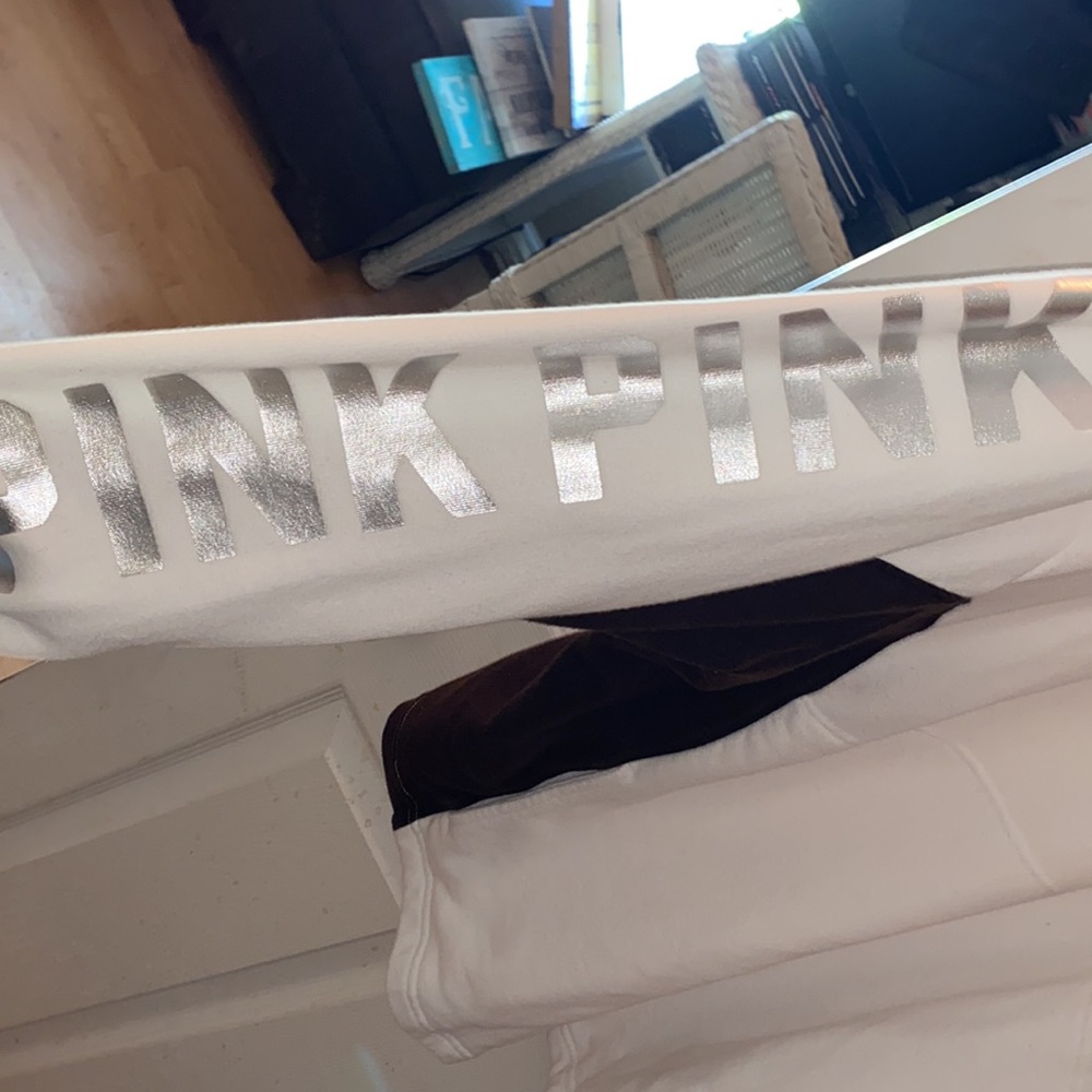 VS PINK PULLOVER